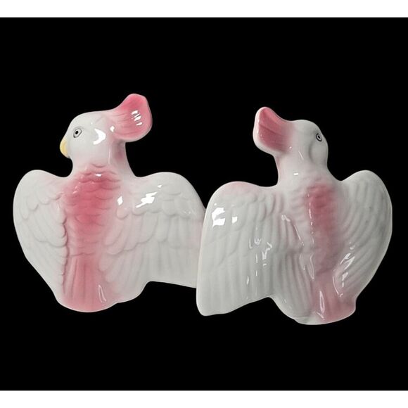 Vintage Cockatoos Parrots Birds Pink White Salt and Pepper 3" SARSAPARILLA 1986 - Picture 3 of 7
